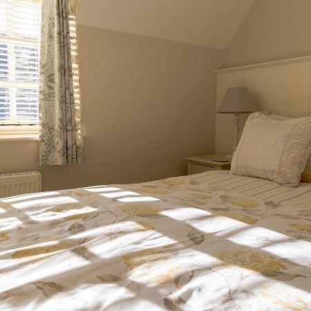 Jasmine Cottage - 2 Bedroom In Heart Of Bourton! Экстерьер фото