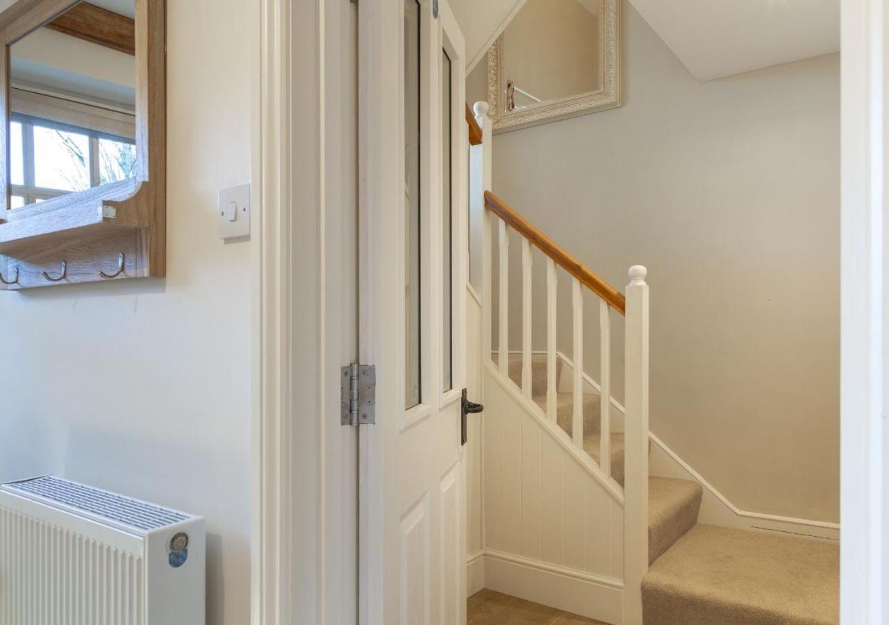 Jasmine Cottage - 2 Bedroom In Heart Of Bourton! Экстерьер фото