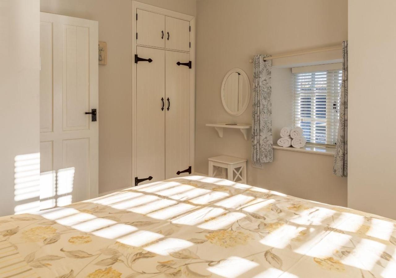 Jasmine Cottage - 2 Bedroom In Heart Of Bourton! Экстерьер фото