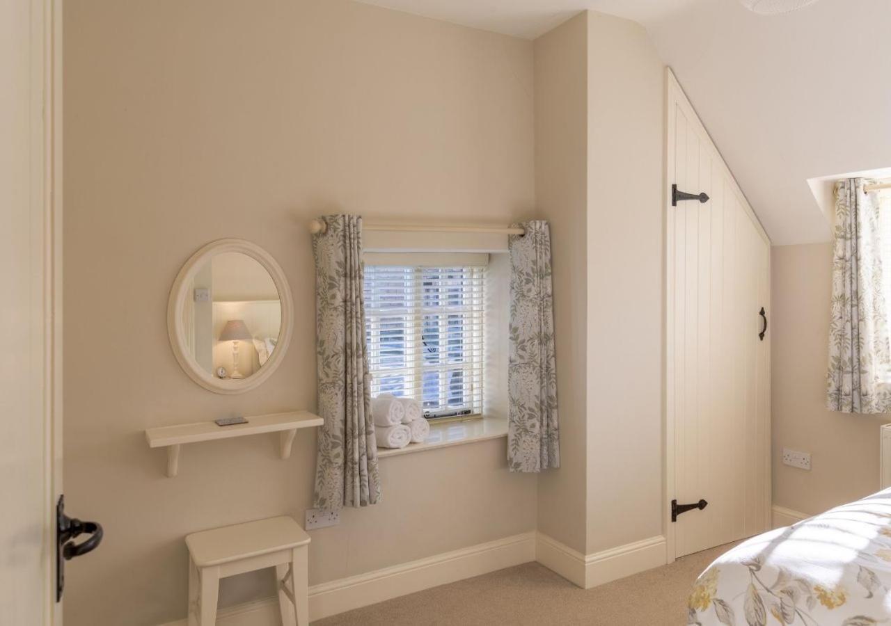Jasmine Cottage - 2 Bedroom In Heart Of Bourton! Экстерьер фото