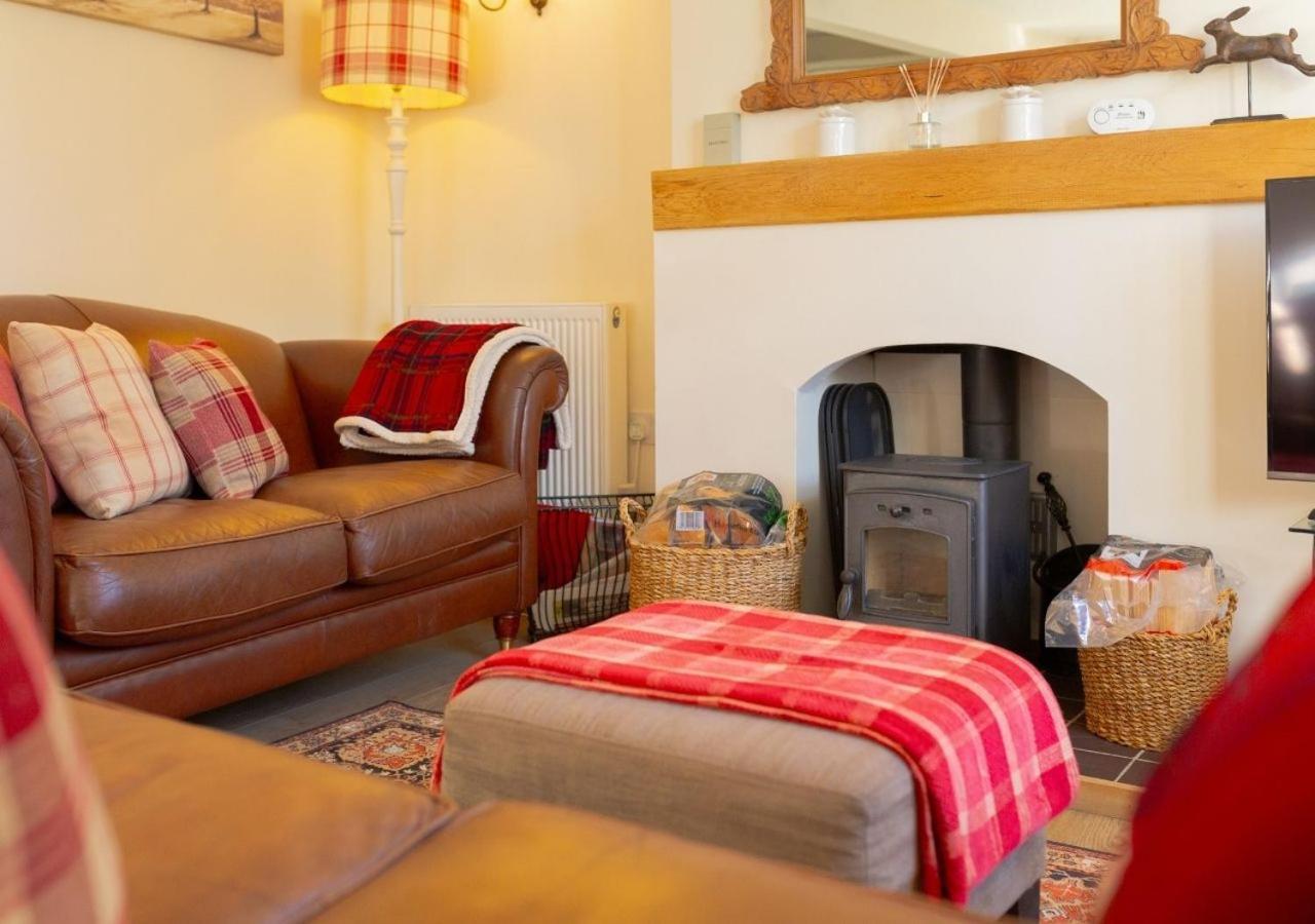 Jasmine Cottage - 2 Bedroom In Heart Of Bourton! Экстерьер фото