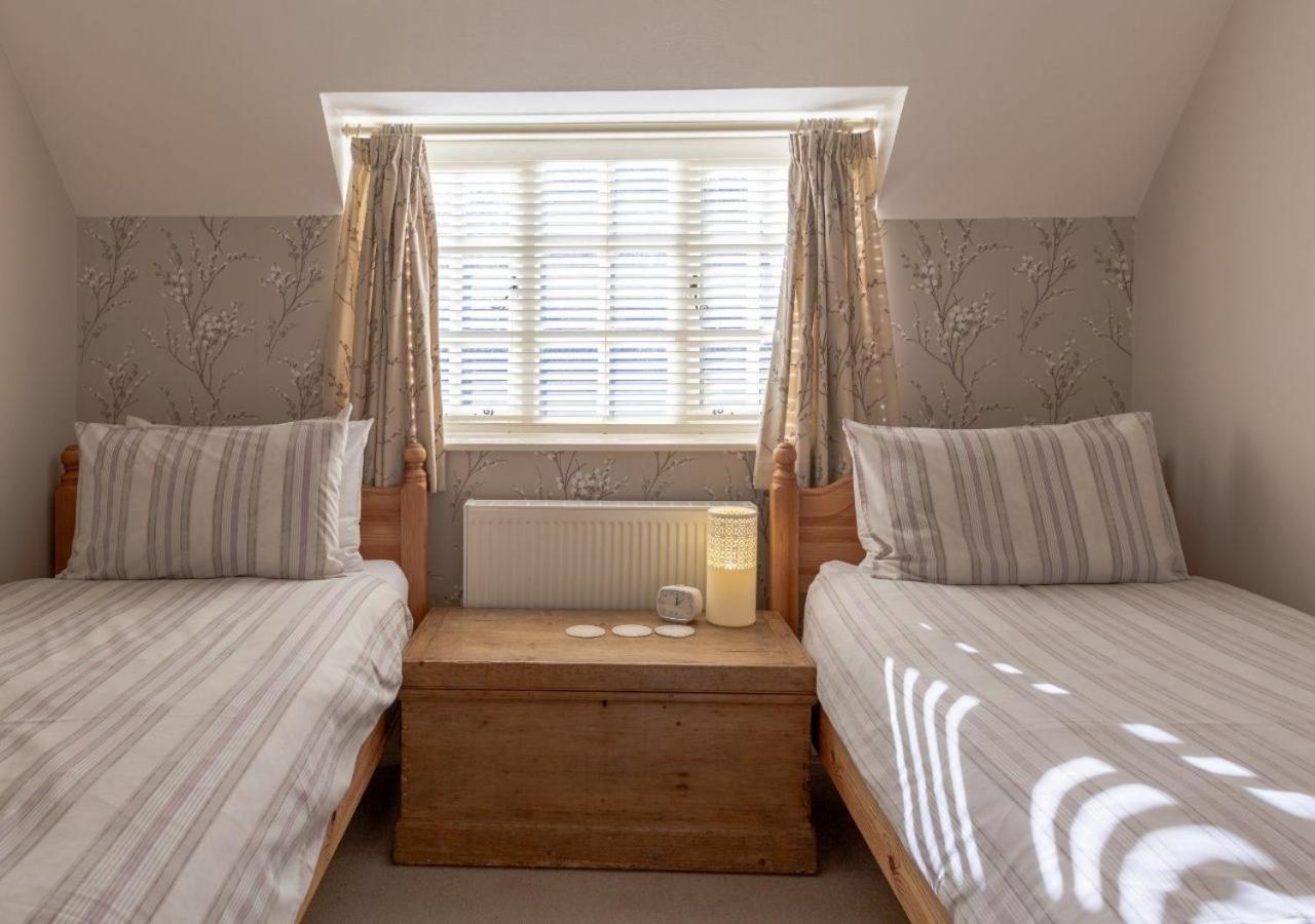 Jasmine Cottage - 2 Bedroom In Heart Of Bourton! Экстерьер фото