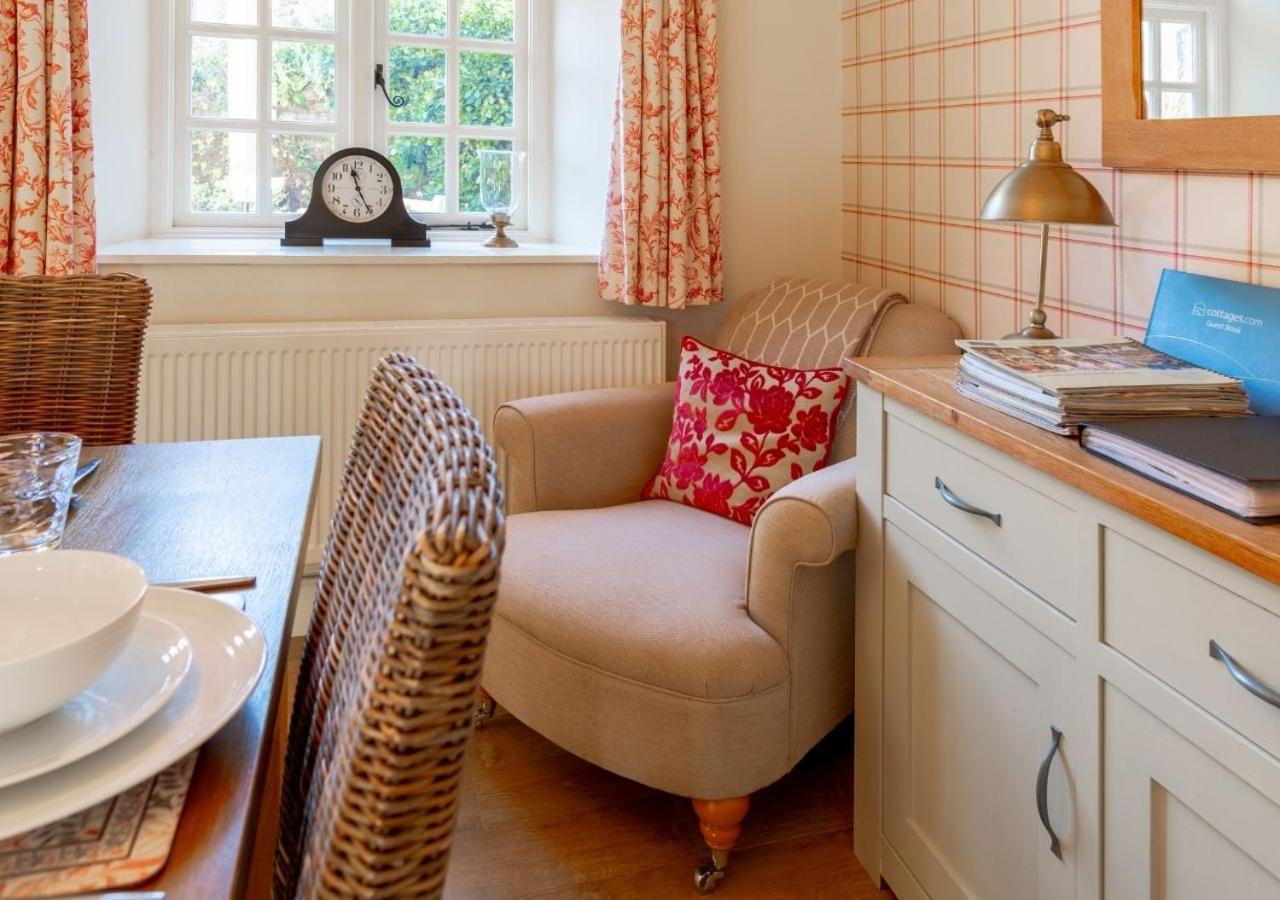 Jasmine Cottage - 2 Bedroom In Heart Of Bourton! Экстерьер фото