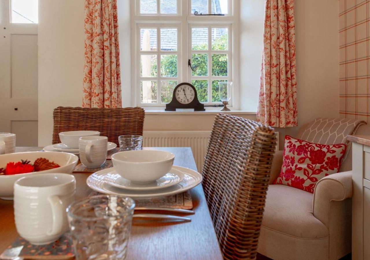 Jasmine Cottage - 2 Bedroom In Heart Of Bourton! Экстерьер фото