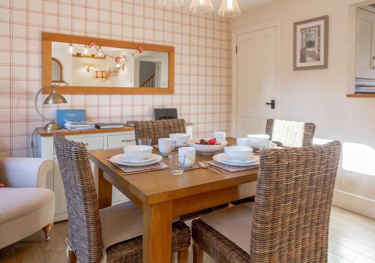 Jasmine Cottage - 2 Bedroom In Heart Of Bourton! Экстерьер фото