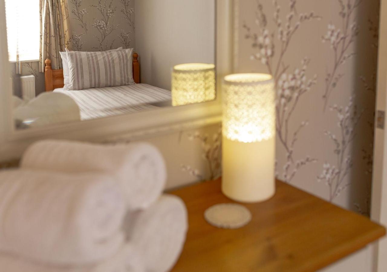 Jasmine Cottage - 2 Bedroom In Heart Of Bourton! Экстерьер фото