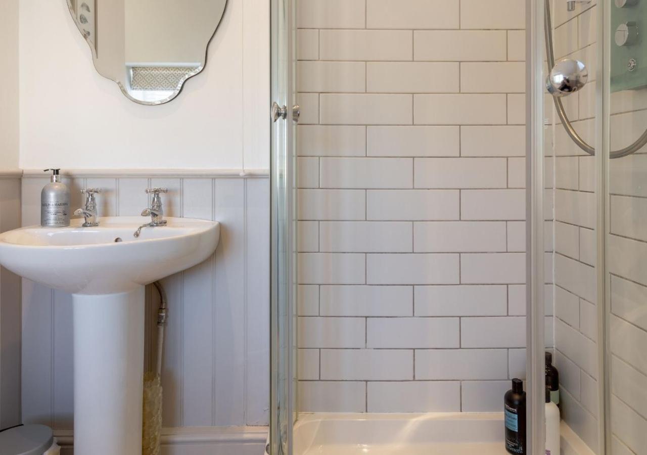 Jasmine Cottage - 2 Bedroom In Heart Of Bourton! Экстерьер фото