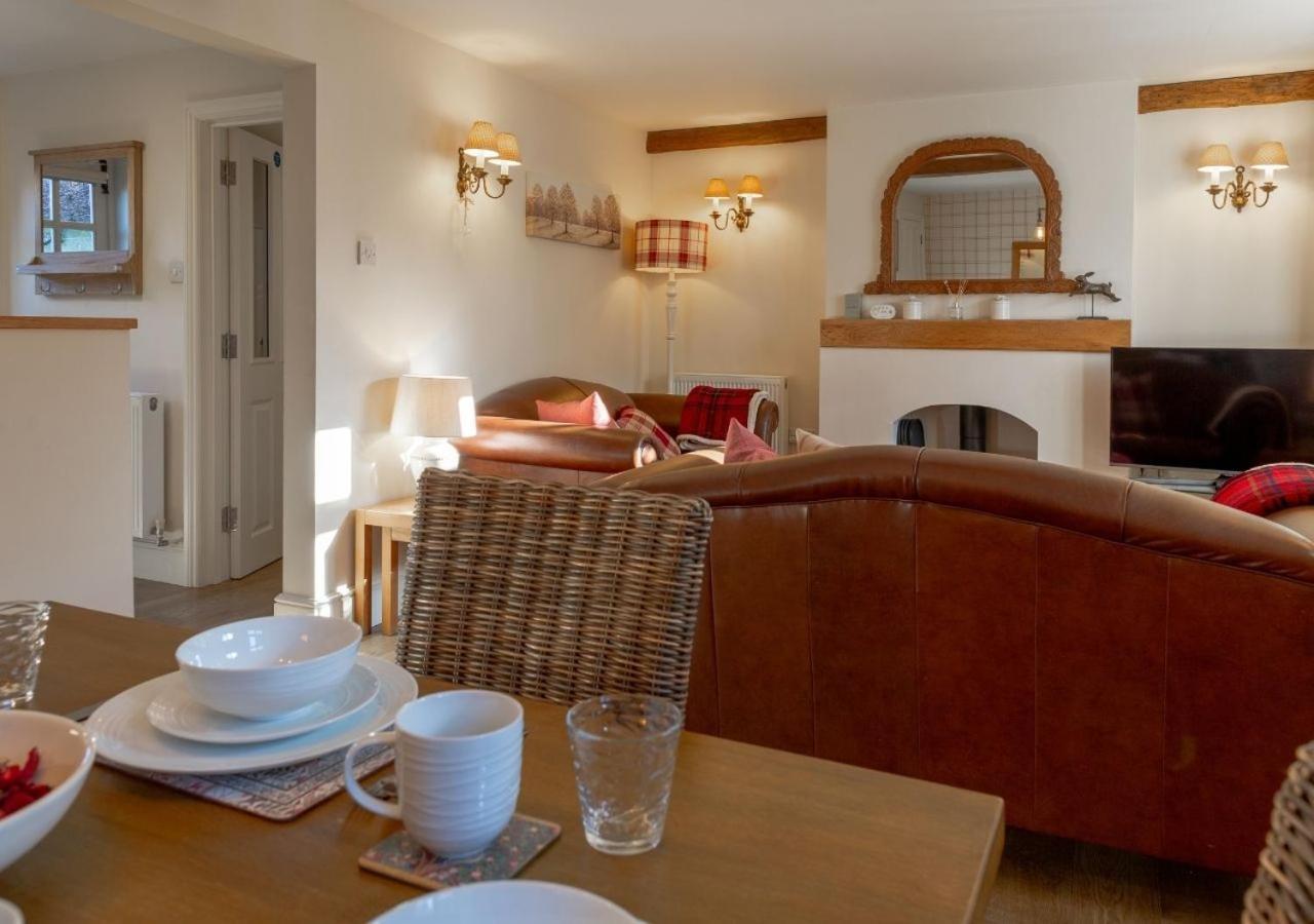 Jasmine Cottage - 2 Bedroom In Heart Of Bourton! Экстерьер фото