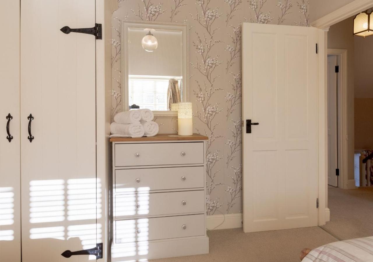 Jasmine Cottage - 2 Bedroom In Heart Of Bourton! Экстерьер фото